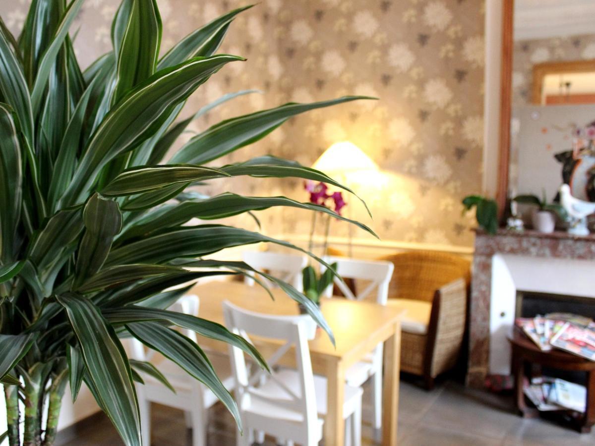 Hotel Les Aubepines Illiers-Combray Bagian luar foto