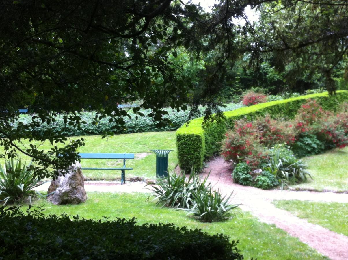 Hotel Les Aubepines Illiers-Combray Bagian luar foto