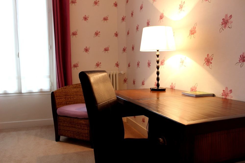 Hotel Les Aubepines Illiers-Combray Bagian luar foto